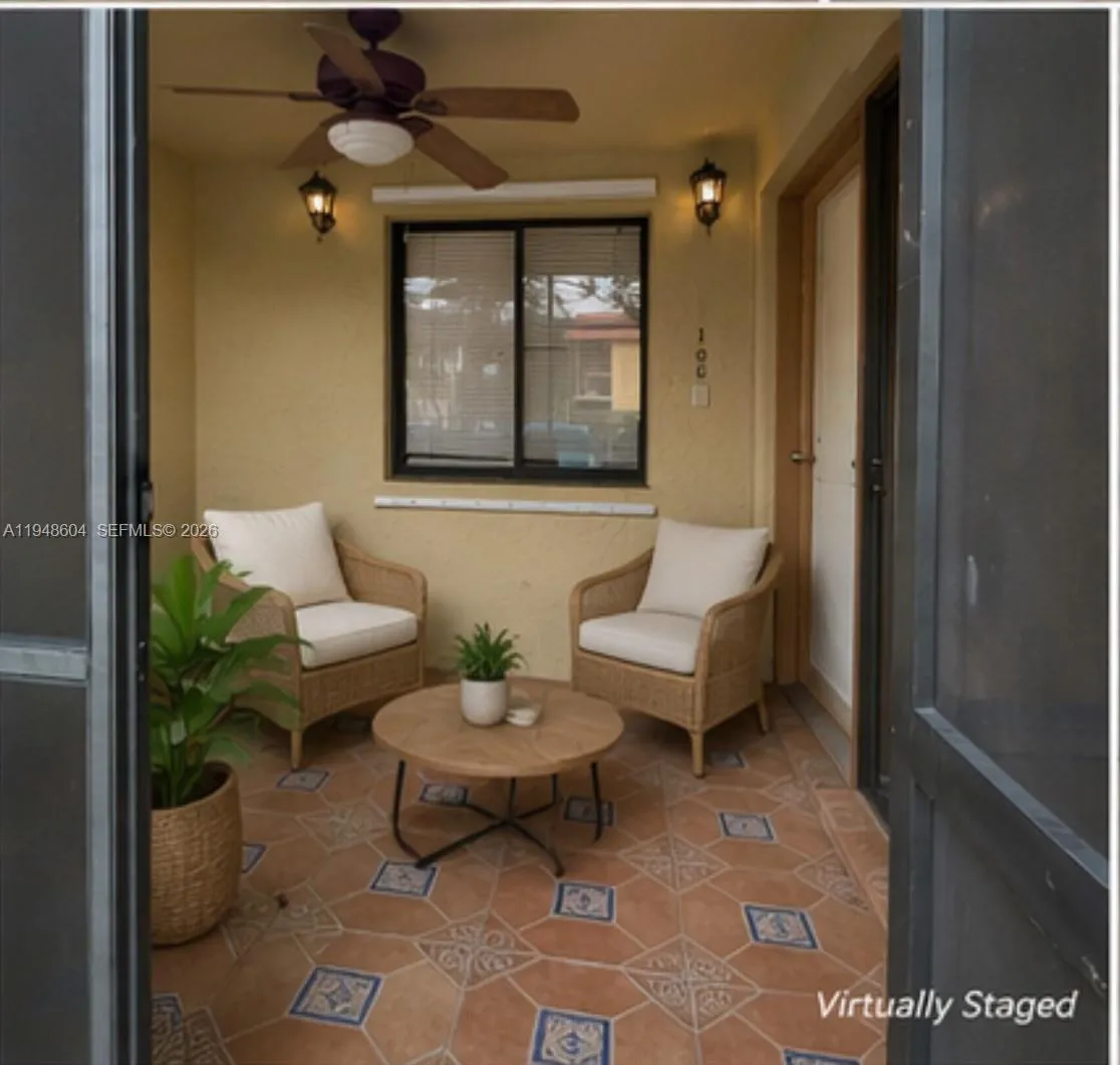 321 Lakeview Dr # 105, Weston FL 33326