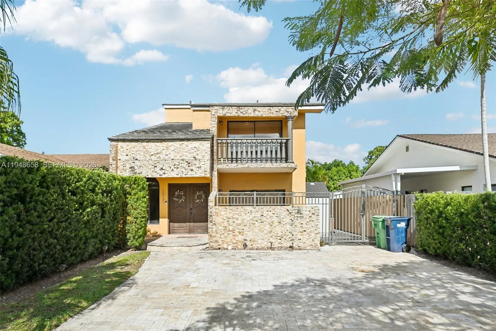 3 bedroom 2 bath for sale at 10365 SW 11th Ter # 9B, Miami FL 33174