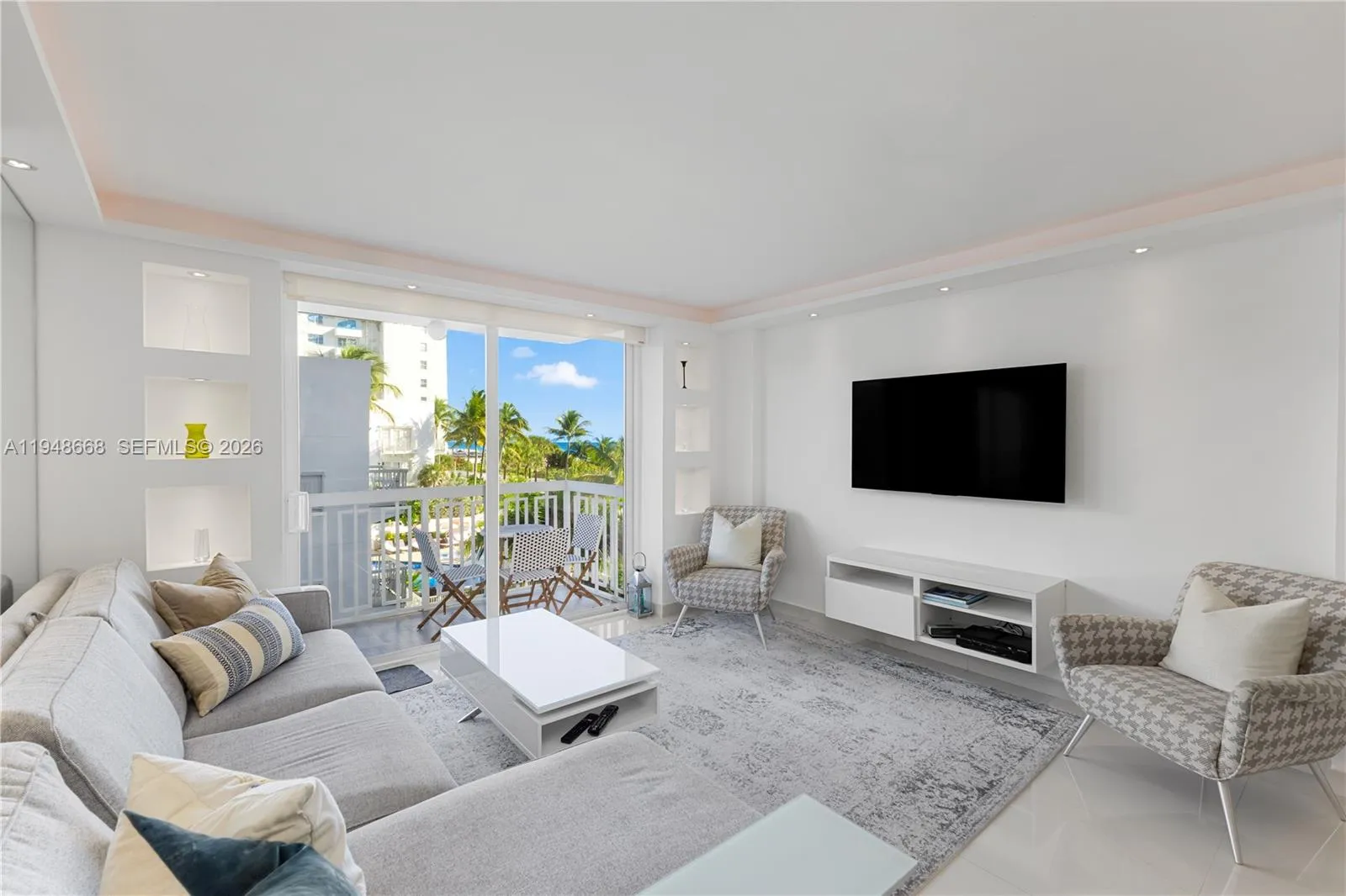 1 bedroom 1 bath for sale at 401 Ocean Dr # 421, Miami Beach FL 33139