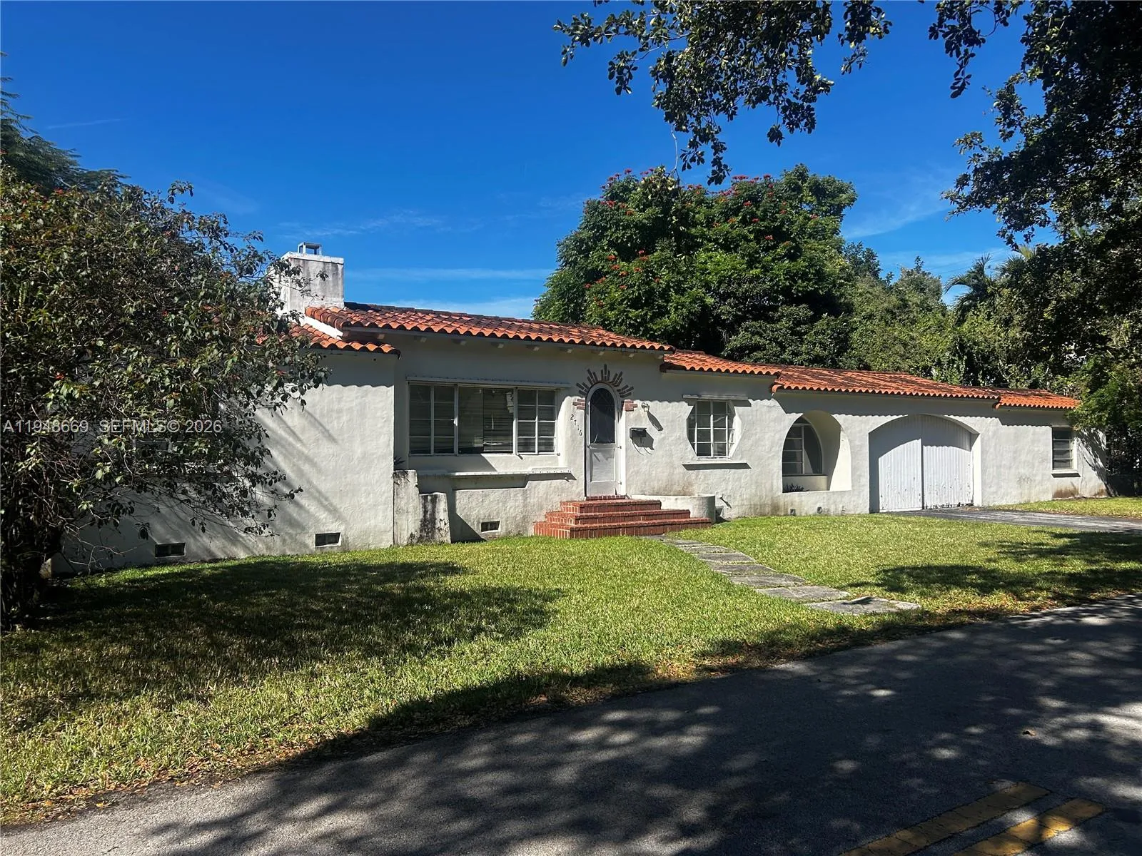 5 bedroom 6 bath for sale at 2716 Cordova St, Coral Gables FL 33134