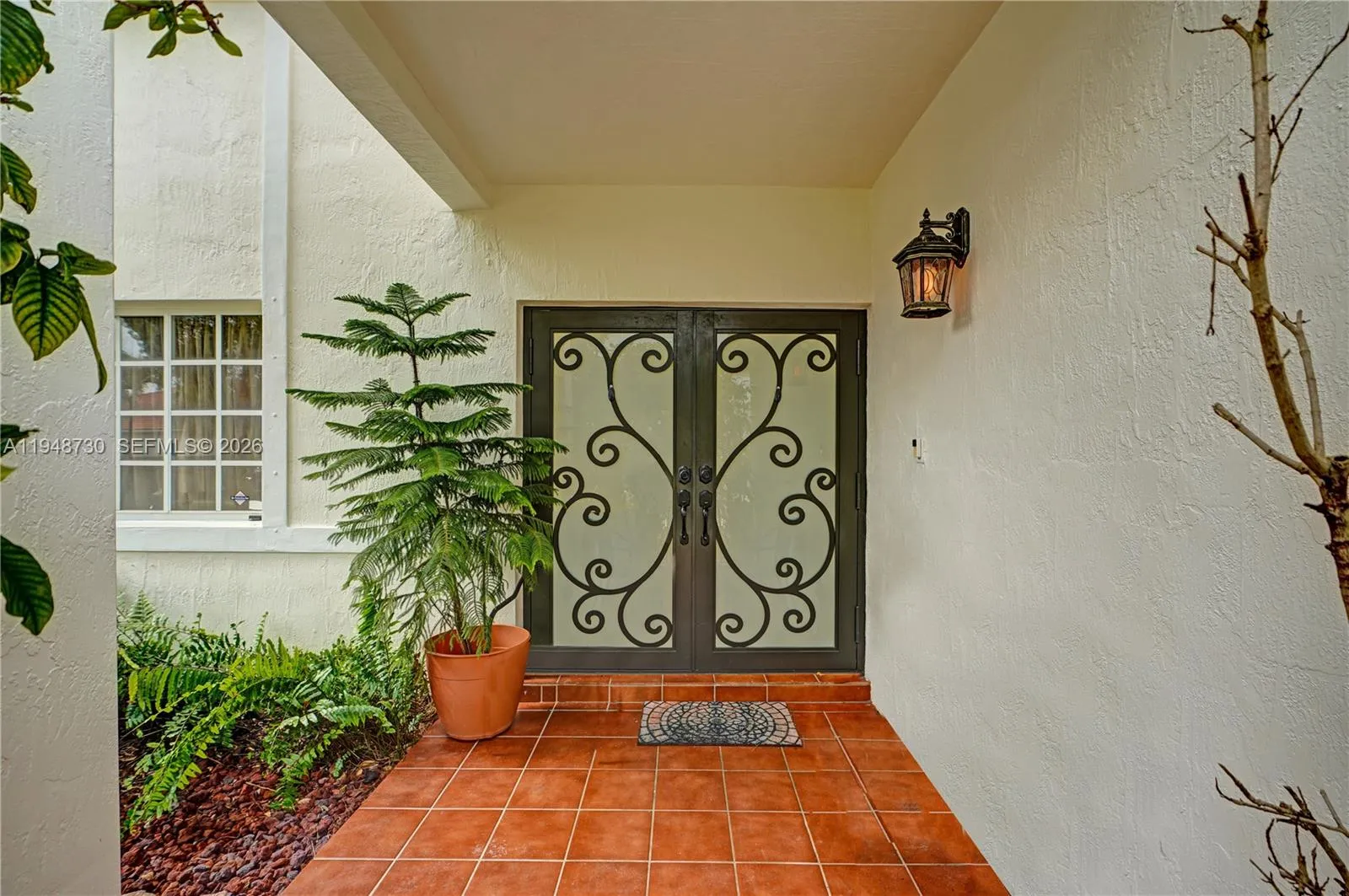 5502 SW 162nd Pl, Miami FL 33185