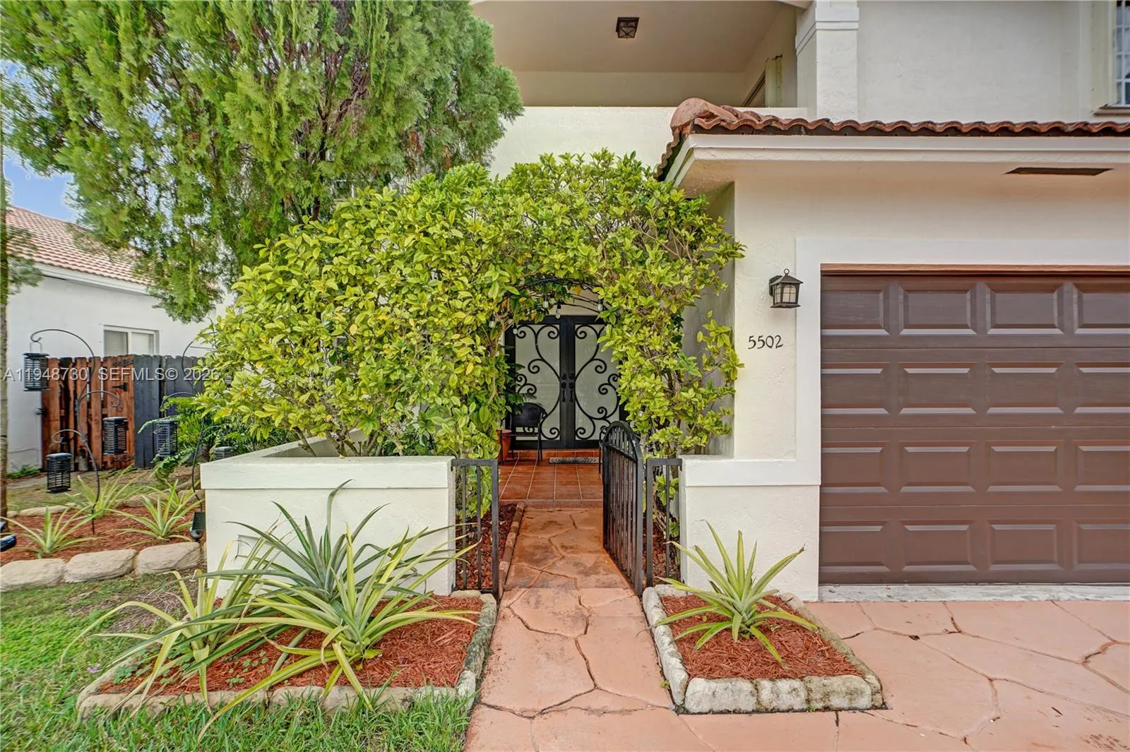 5502 SW 162nd Pl, Miami FL 33185