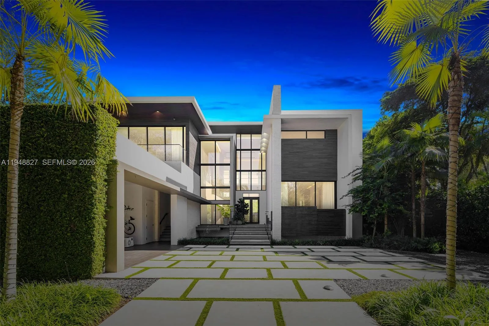 132 Paloma Dr, Coral Gables FL 33143