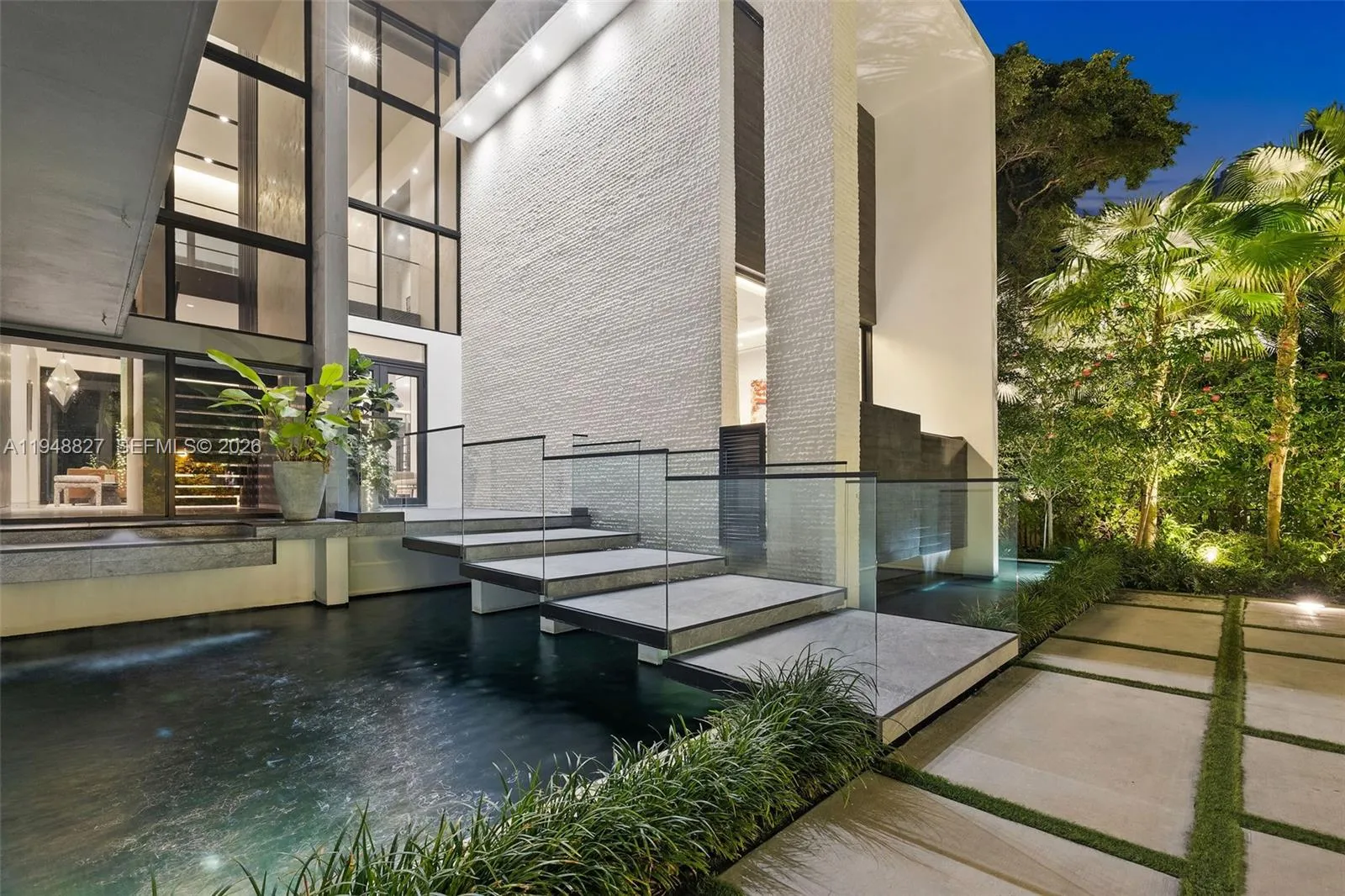 132 Paloma Dr, Coral Gables FL 33143