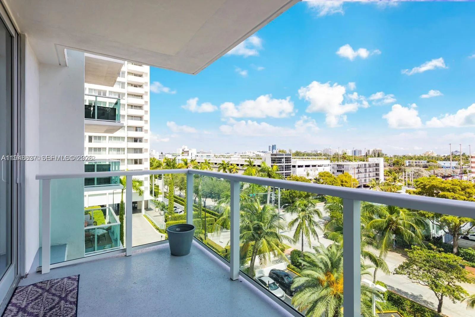 1 bedroom 1 bath for sale at 1000 West Ave # 609, Miami Beach FL 33139