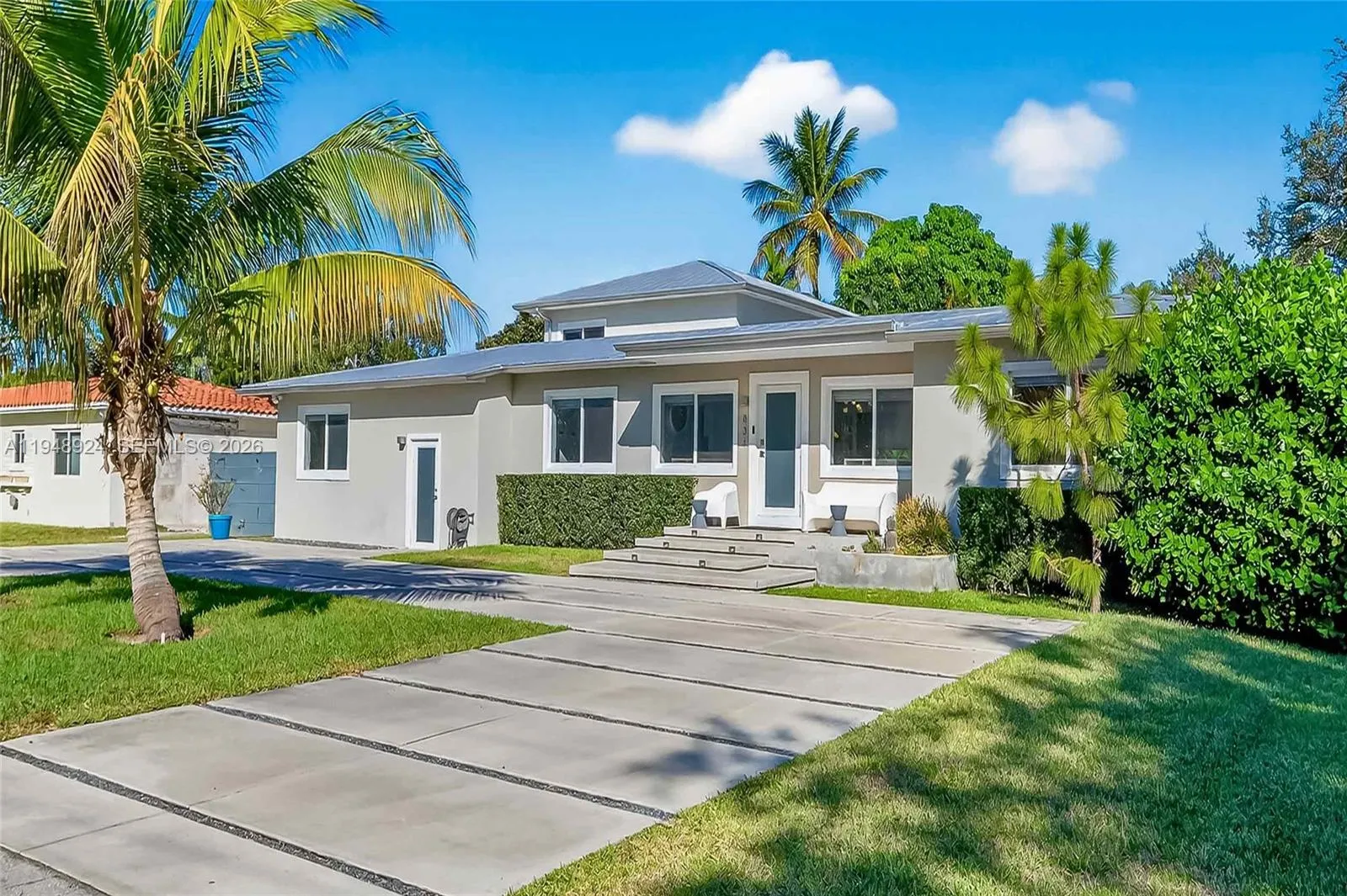 5 bedroom 5 bath for sale at 831 NE 109th St, Biscayne Park FL 33161