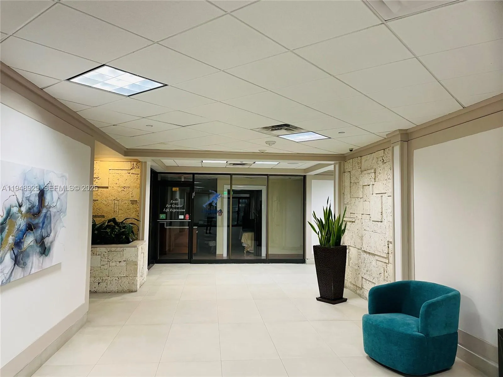 2555 Collins Ave # C4, Miami Beach FL 33140