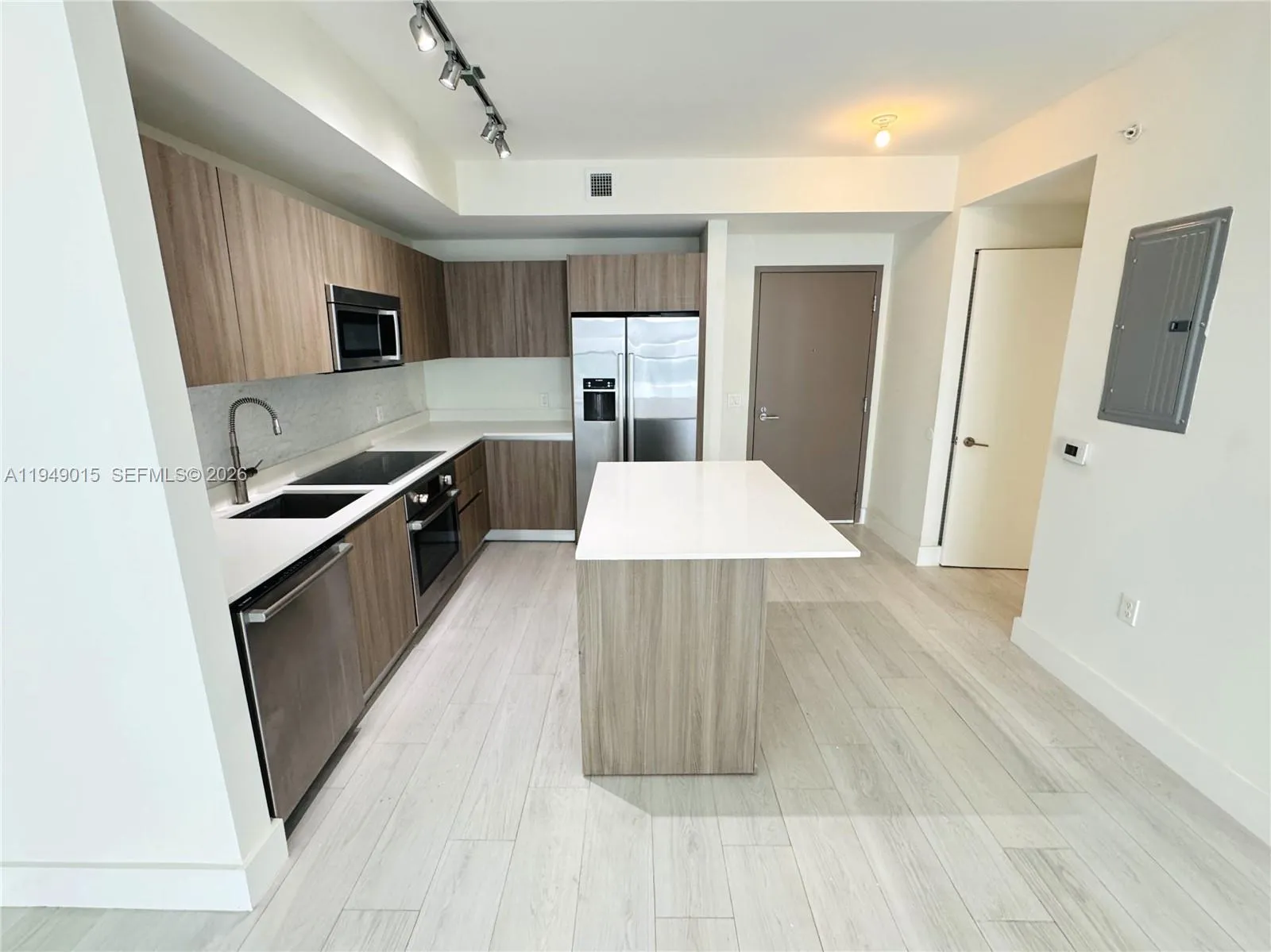 1 bedroom 1 bath for sale at 201 SW 17th Rd # 603, Miami FL 33129