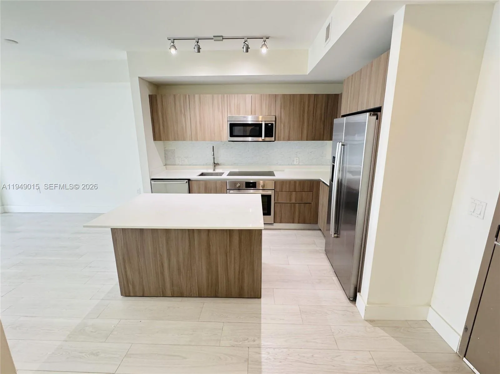 201 SW 17th Rd # 603, Miami FL 33129
