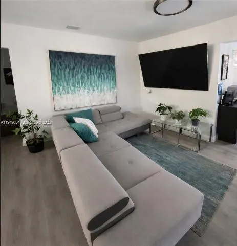 1140 NE 196th Ter, Miami FL 33179