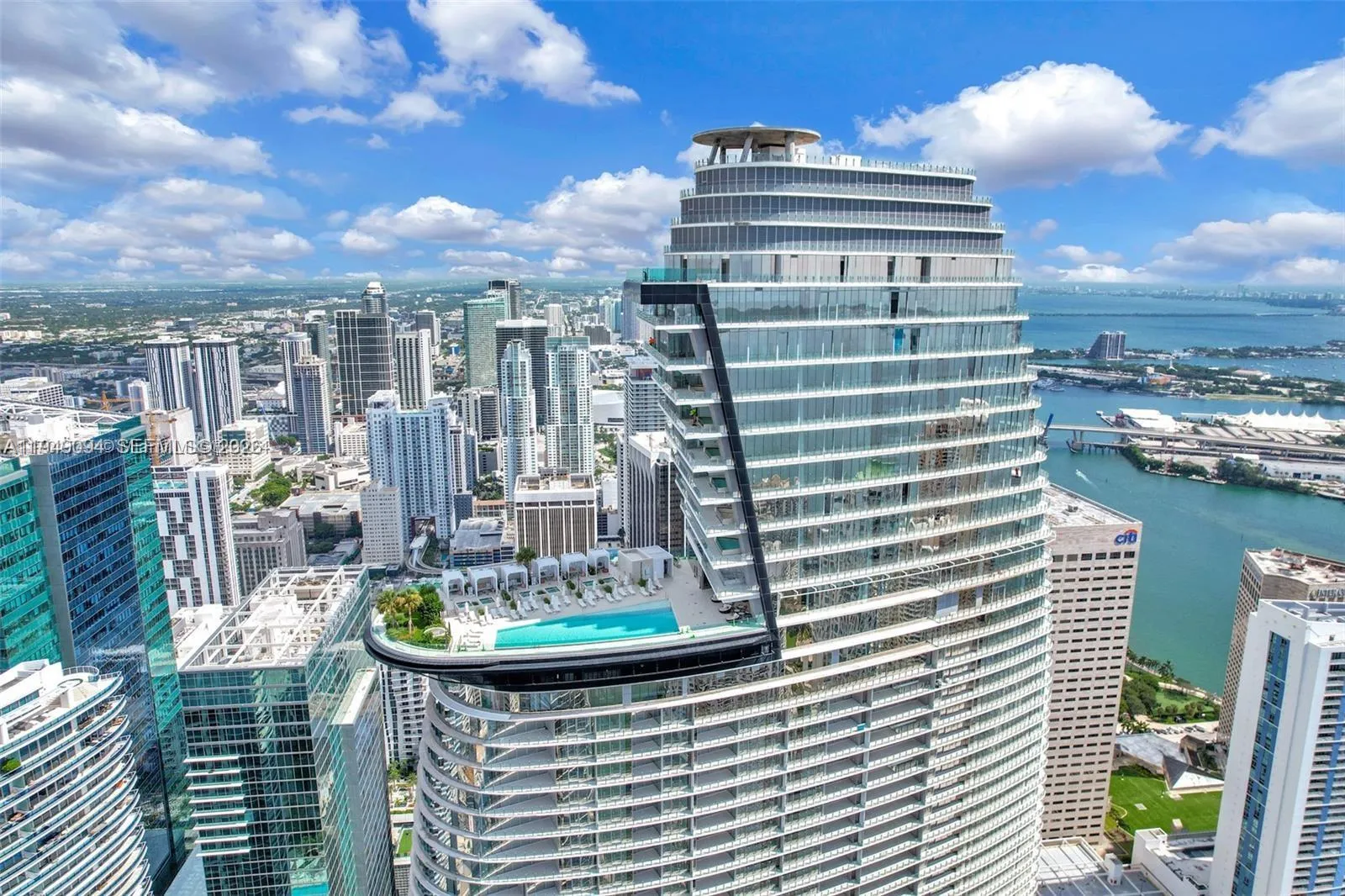 1 bedroom 1 bath for rent at 300 Biscayne Blvd Way # 2308, Miami FL 33131