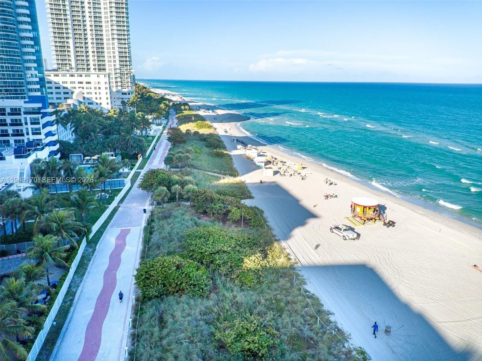 3 bedroom 2 bath for sale at 6039 Collins Ave # 925, Miami Beach FL 33140