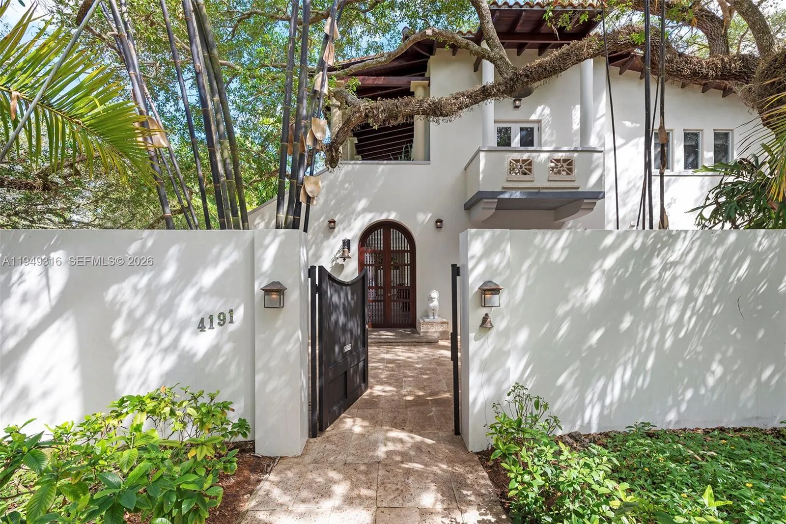 6 bedroom 4 bath for sale at 4191 Lybyer Ave, Coconut Grove FL 33133