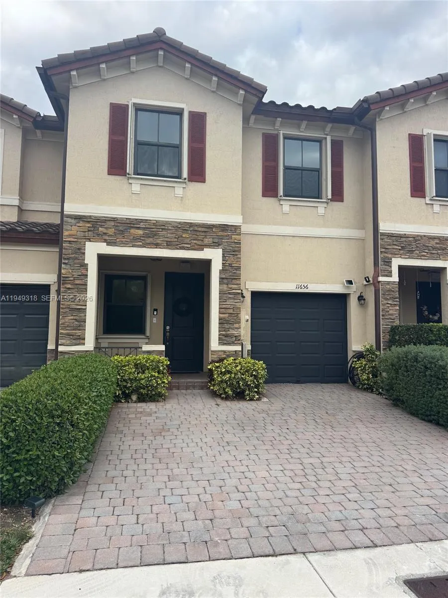 11656 SW 151st Ave, Miami FL 33196