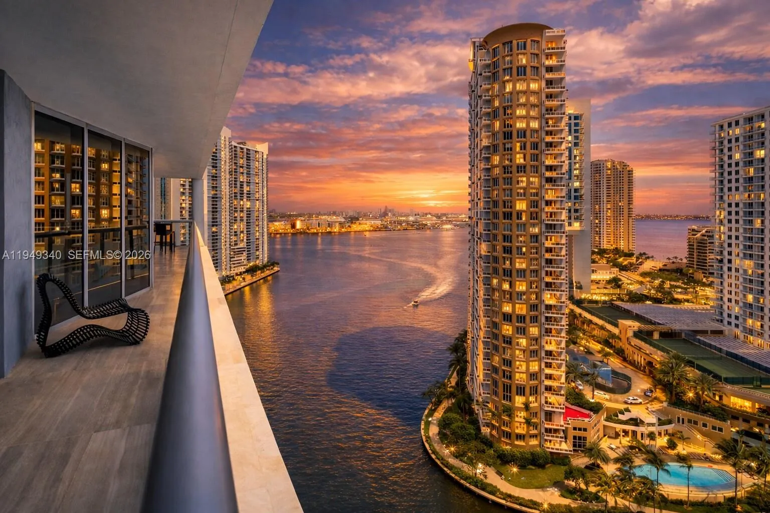3 bedroom 2 bath for sale at 465 Brickell Ave # 2101, Miami FL 33131