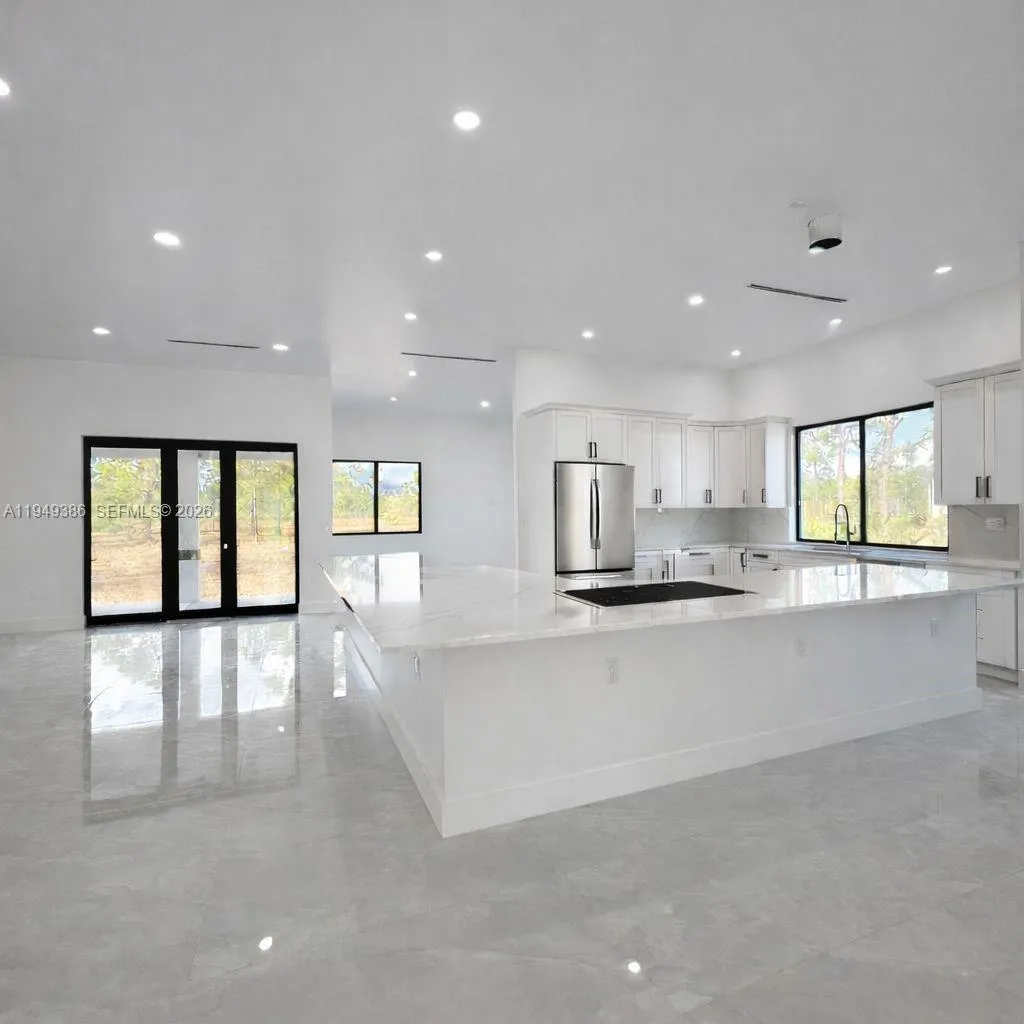 3985 Everglades Blvd N, Naples FL 34120