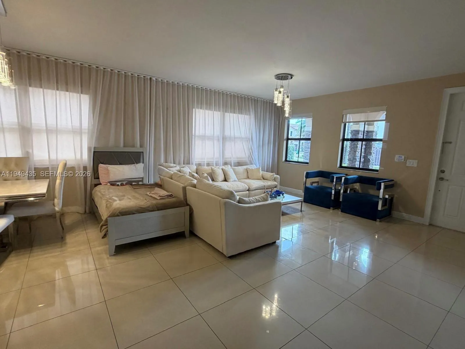 9855 NW 89th Ter, Doral FL 33178