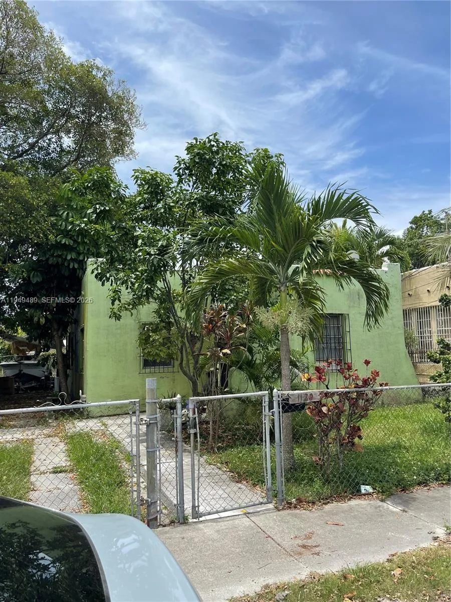 2 bedroom 1 bath for sale at 1120 NW 31st St, Miami FL 33127
