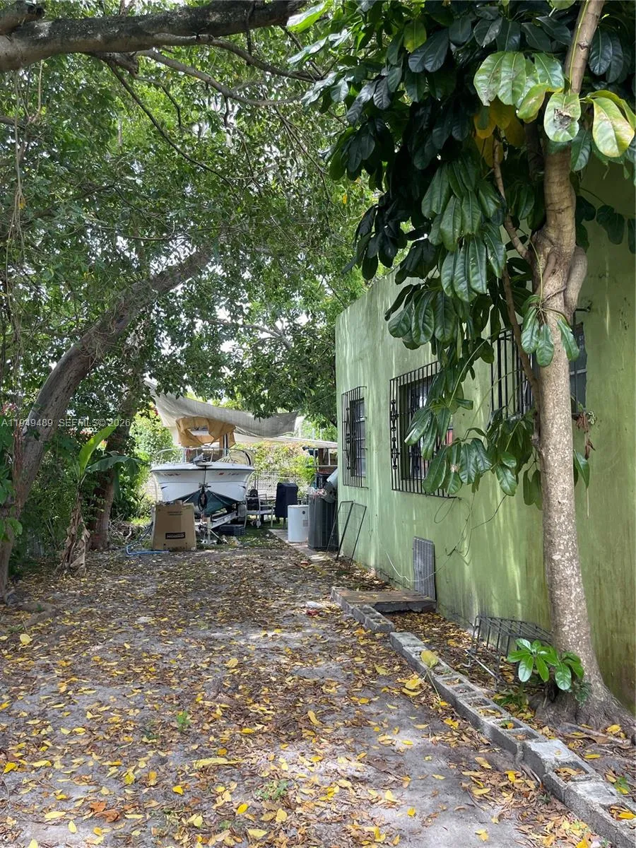 1120 NW 31st St, Miami FL 33127