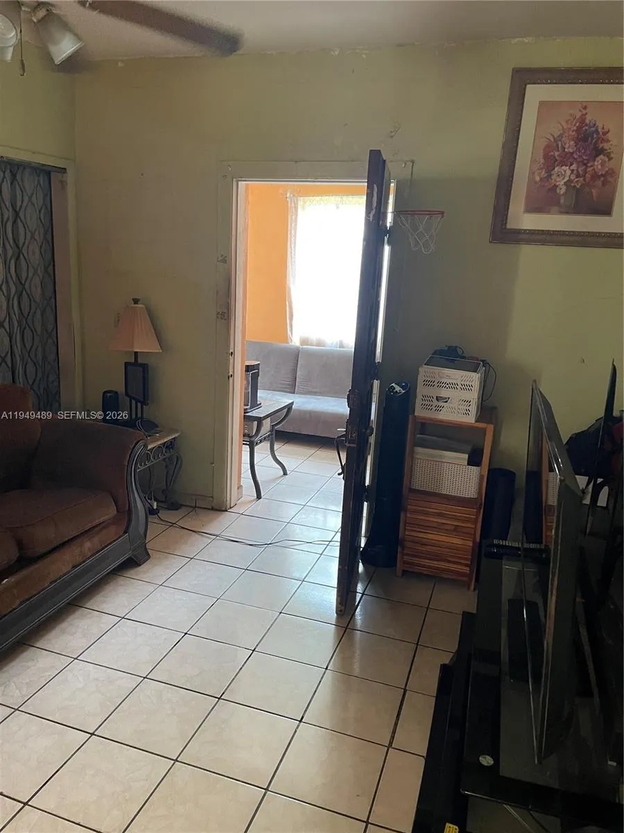 1120 NW 31st St, Miami FL 33127