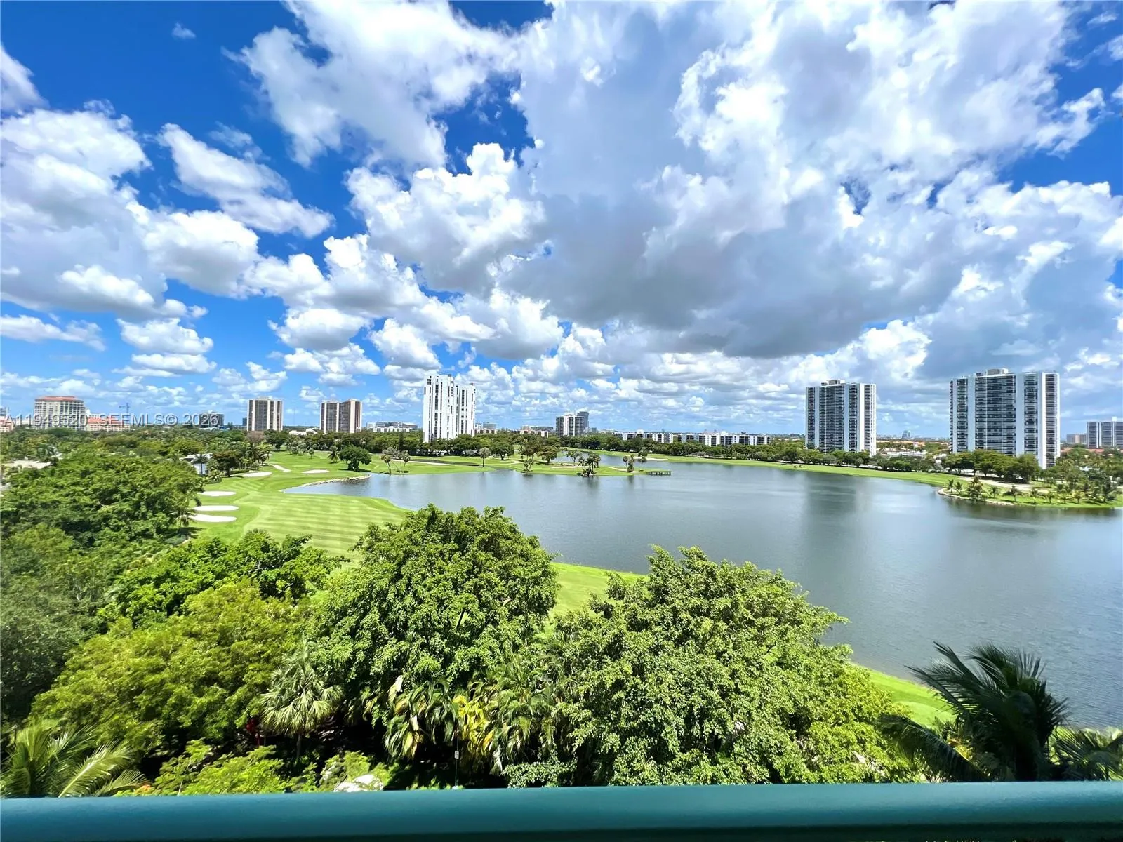 20000 E Country Club Dr # 806, Aventura FL 33180