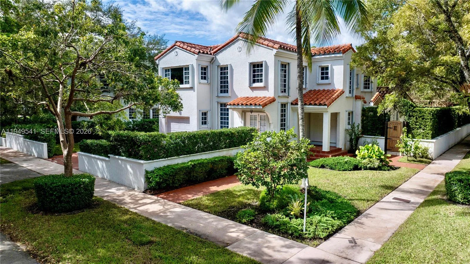 1900 Pizarro St, Coral Gables FL 33134
