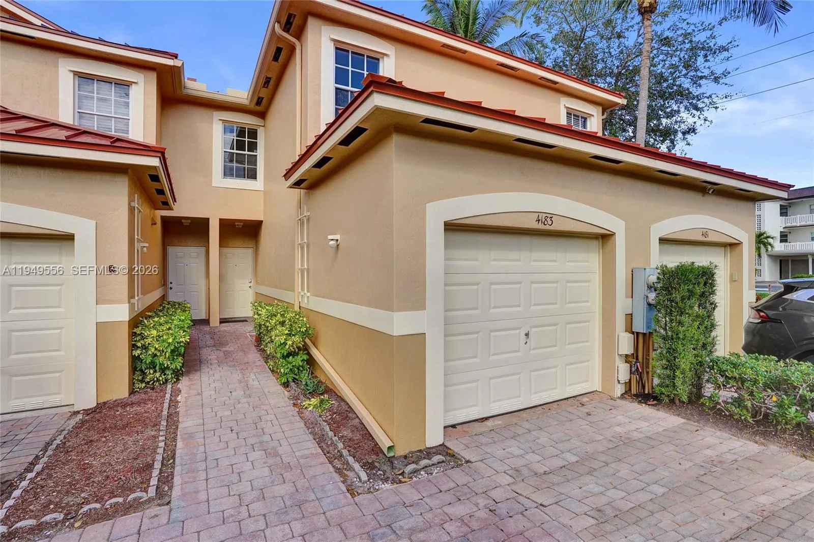 4183 Crystal Lake Dr, Deerfield Beach FL 33064