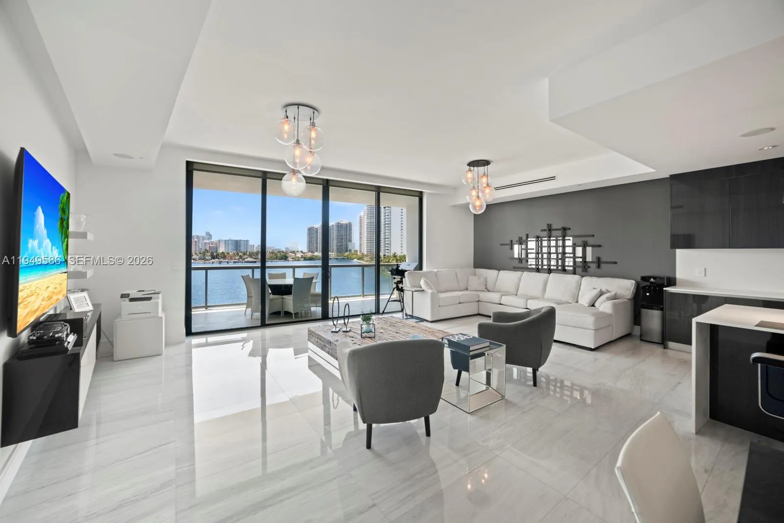 3300 NE 188th St # 414, Aventura FL 33180
