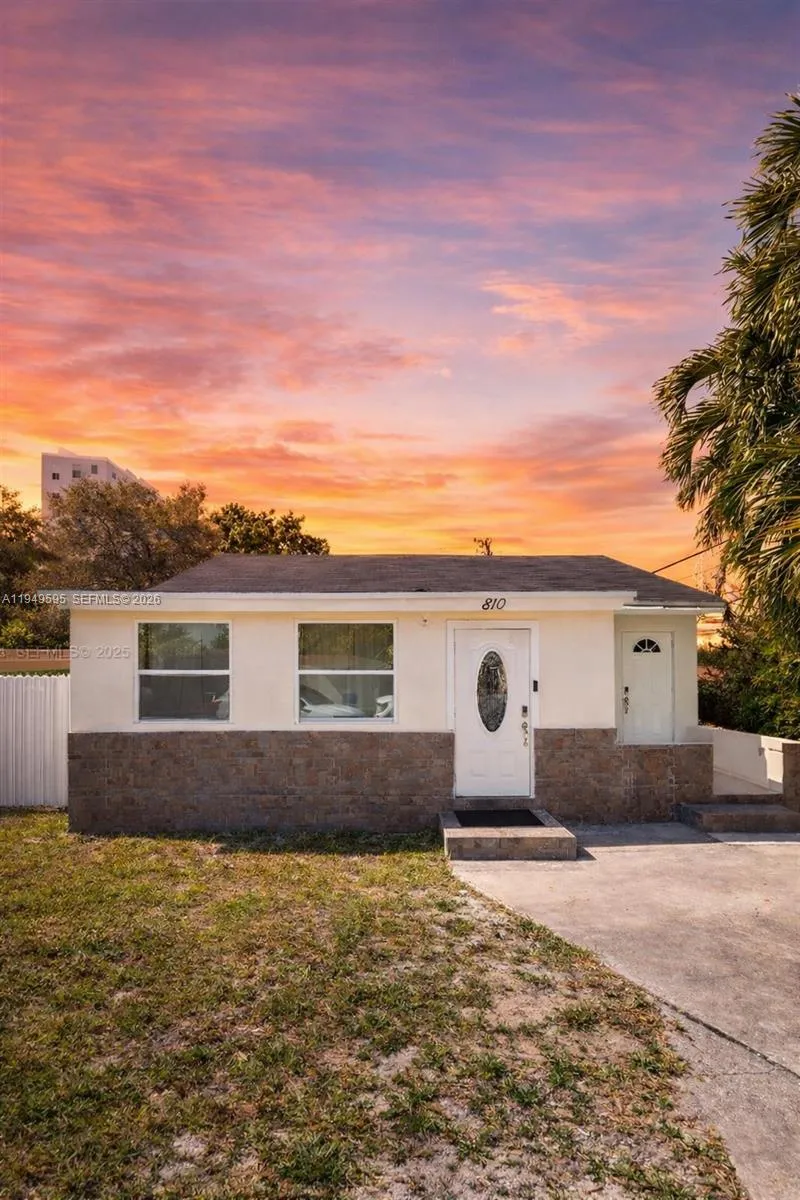 4 bedroom 2 bath for sale at 810 NW 21st Ct, Miami FL 33125