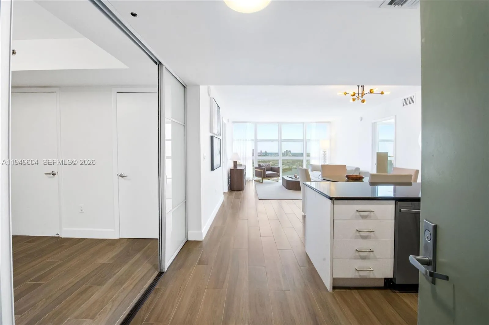 50 Biscayne Blvd # 3904, Miami FL 33132