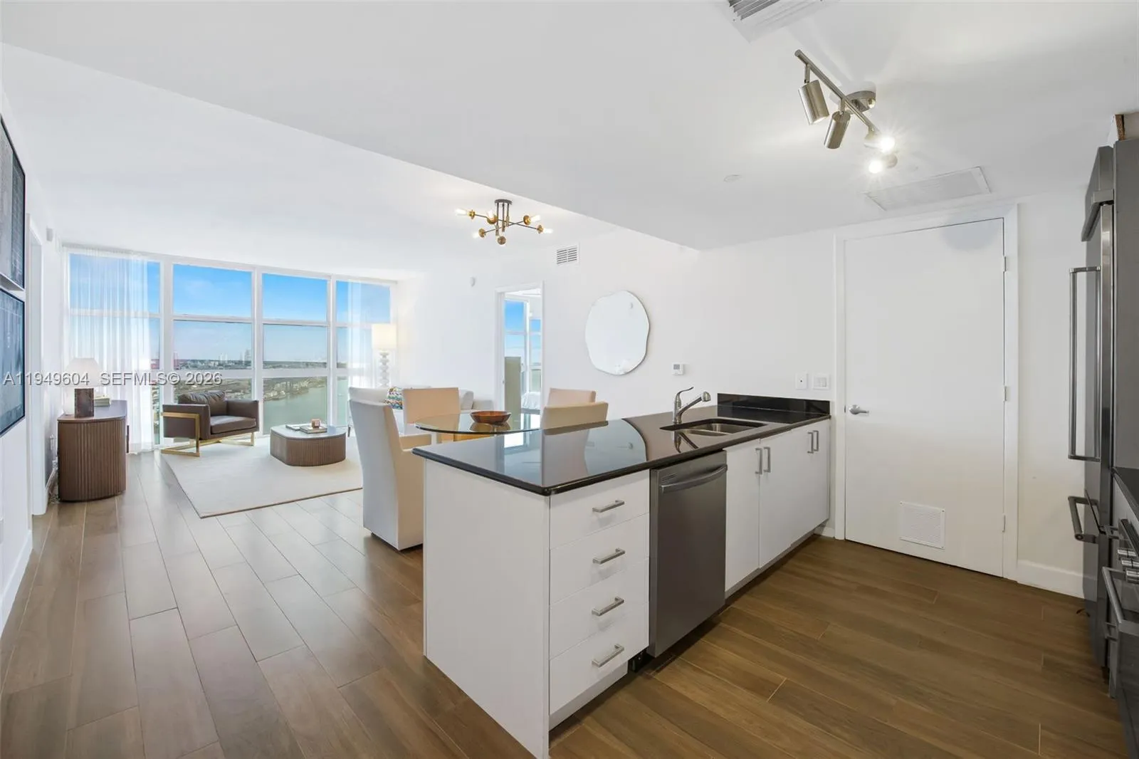 50 Biscayne Blvd # 3904, Miami FL 33132