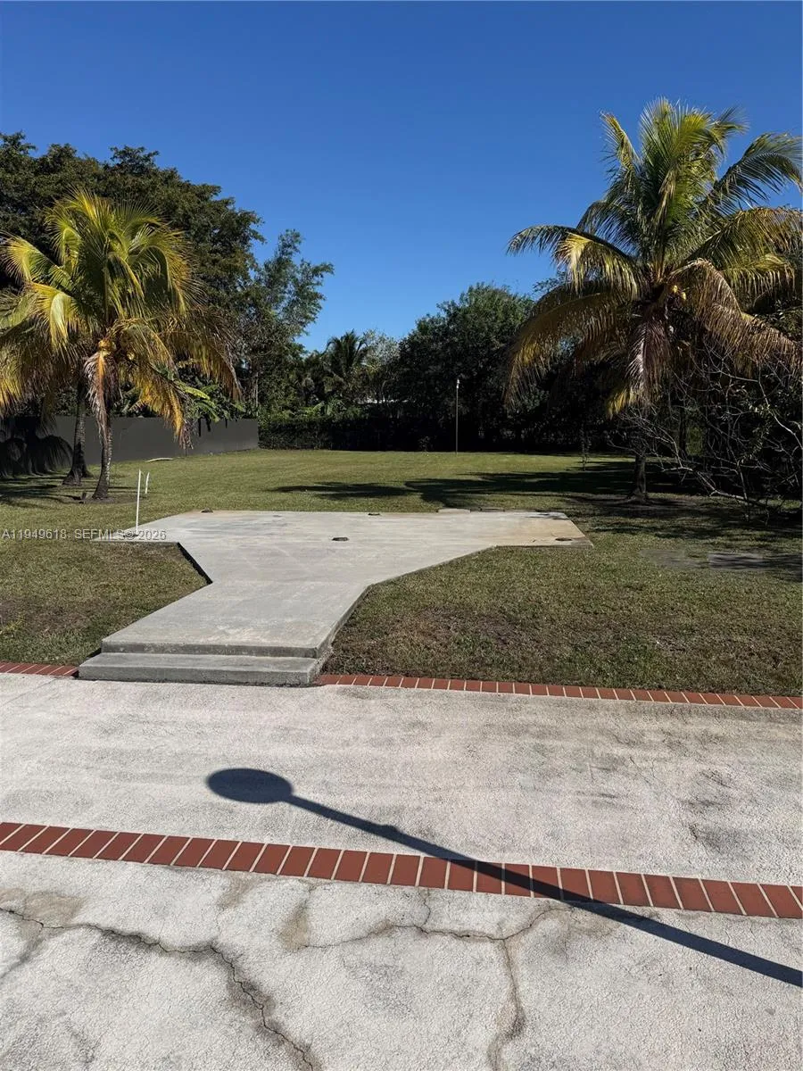 2431 SW 124 AVE, Miami FL 33175