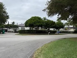 10060 SW 122nd Ave, Miami FL 33186