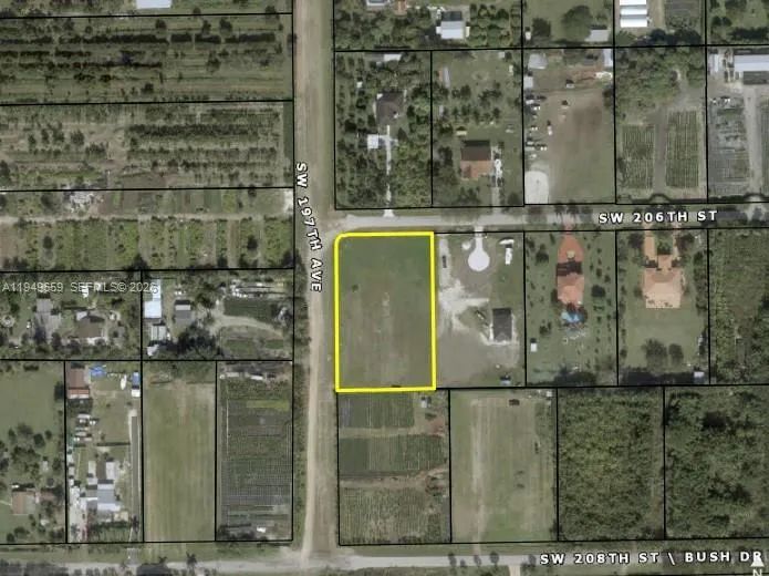 19690 SW 206th St, Miami FL 33187