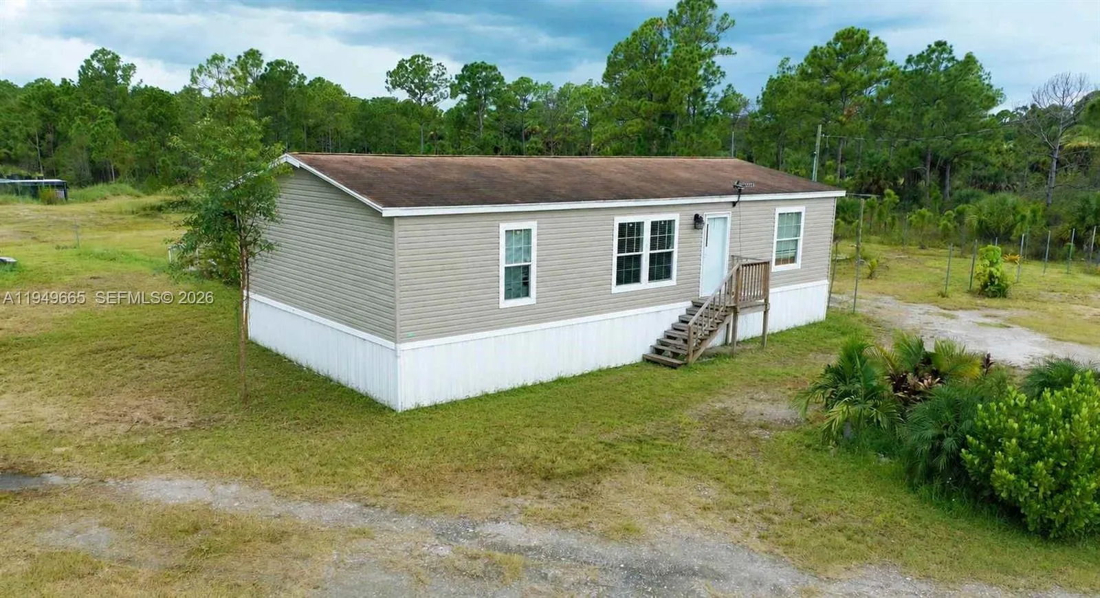 612 Hunting Club Ave, Clewiston FL 33440