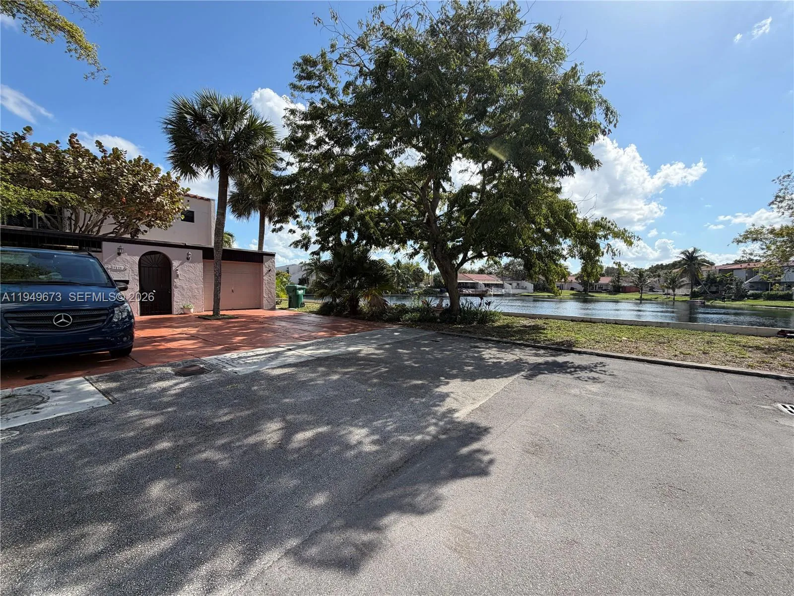 7216 Jacaranda Ln, Miami Lakes FL 33014