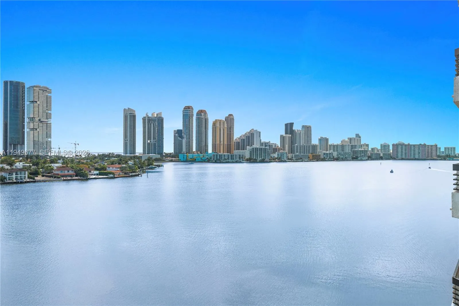2 bedroom 2 bath for sale at 3600 Mystic Pointe Dr # 1017, Aventura FL 33180