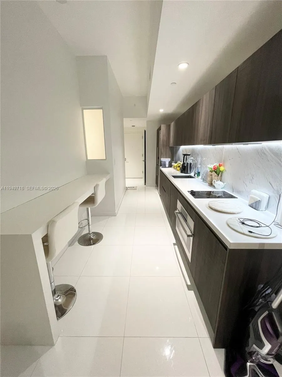 851 NE 1st Ave # 305, Miami FL 33132