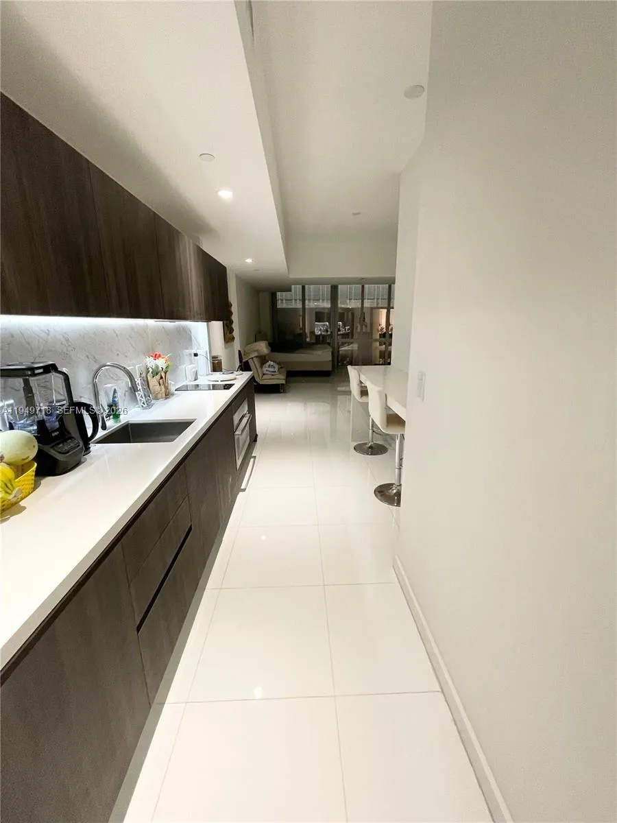 851 NE 1st Ave # 305, Miami FL 33132
