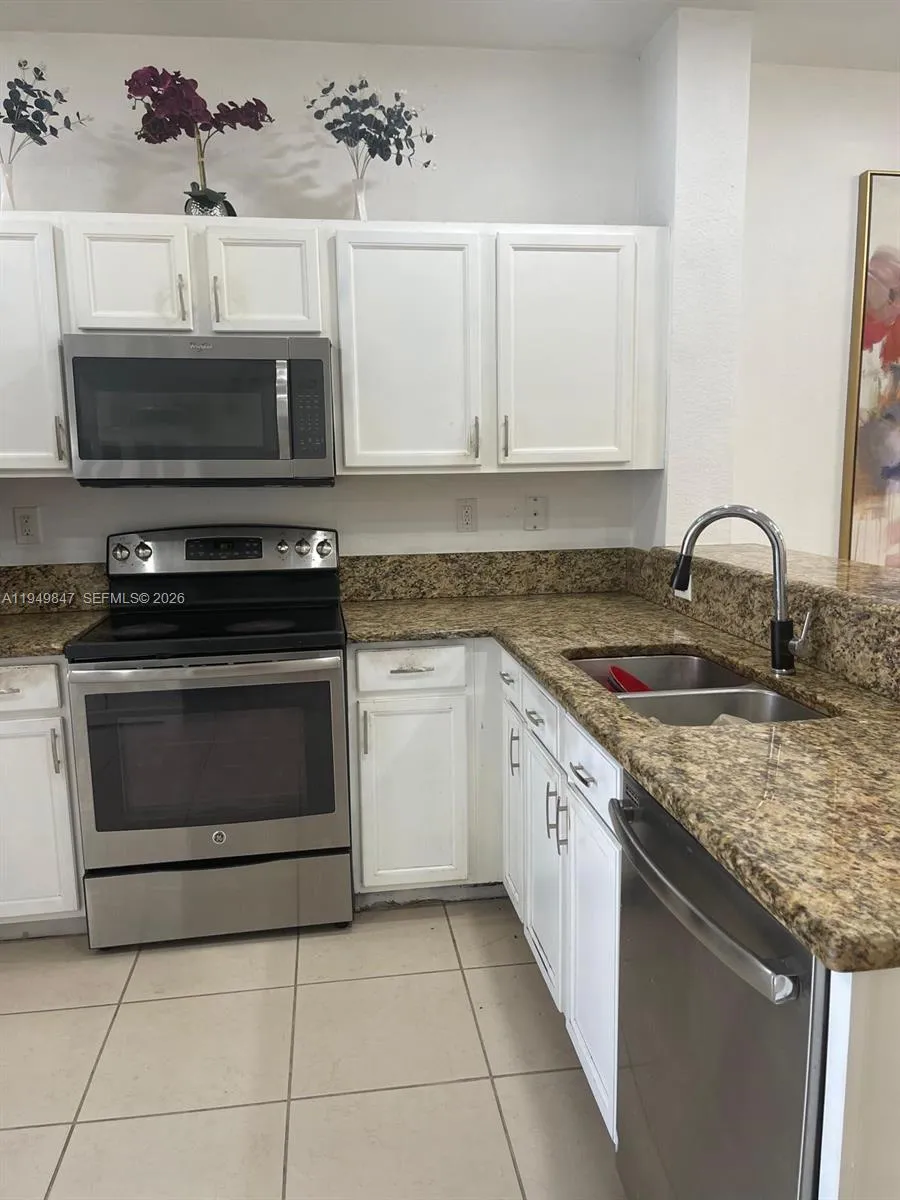 9421 SW 171st Pl, Miami FL 33196