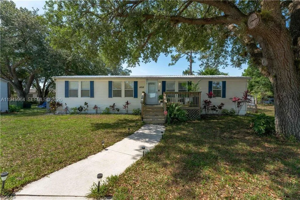 3 bedroom 2 bath Residential for sale at 4018 Caloosa Loop, La Belle FL 33935