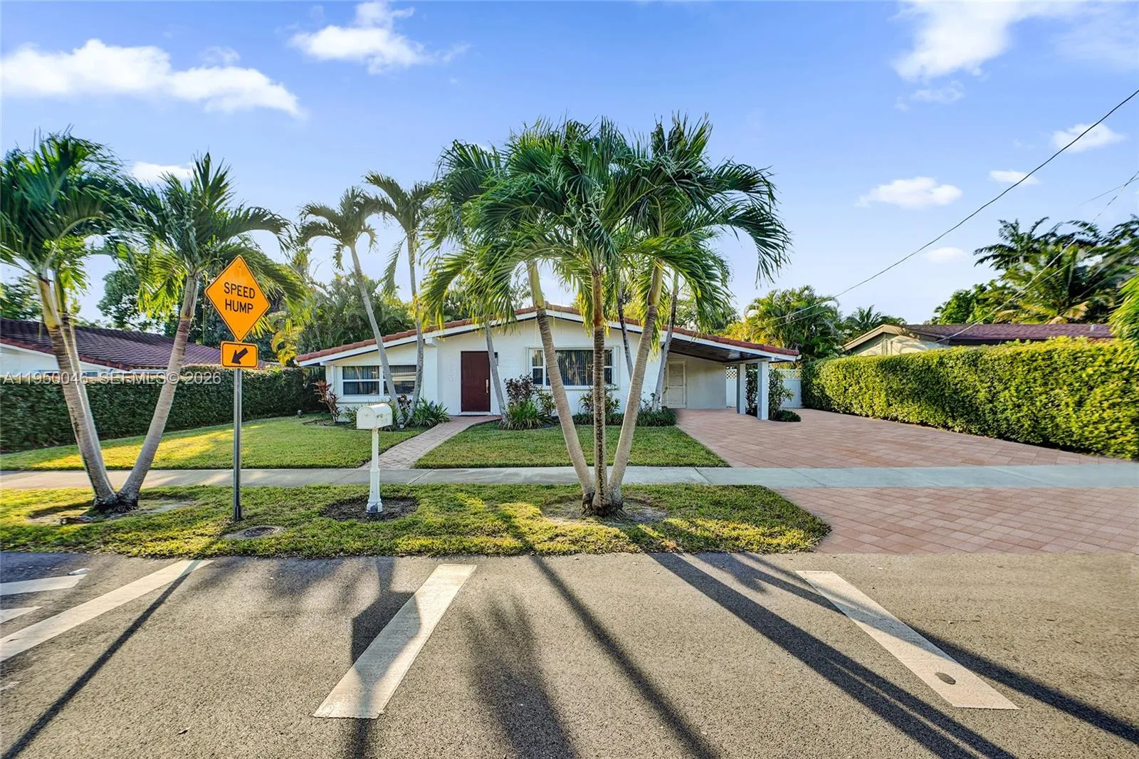 21120 NE 24th Ct, Miami FL 33180