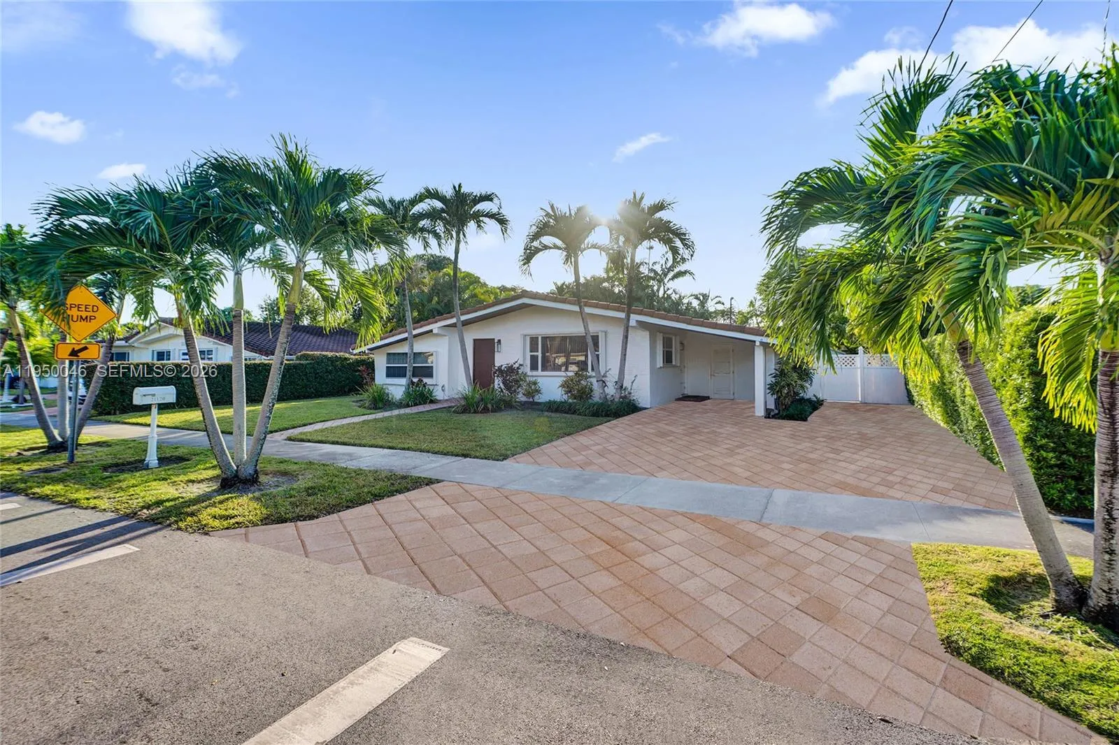 21120 NE 24th Ct, Miami FL 33180