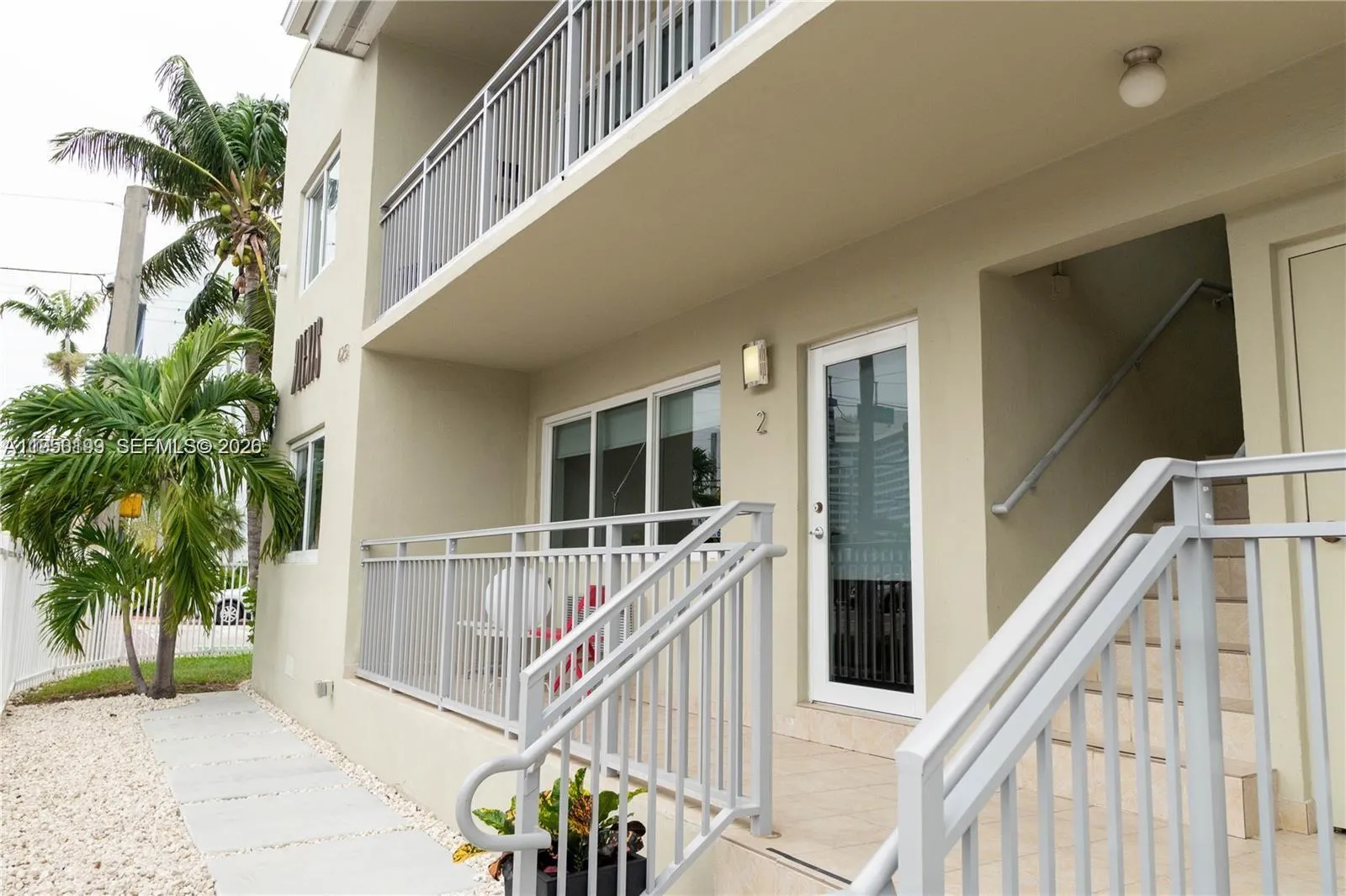 625 77th St, Miami Beach FL 33141