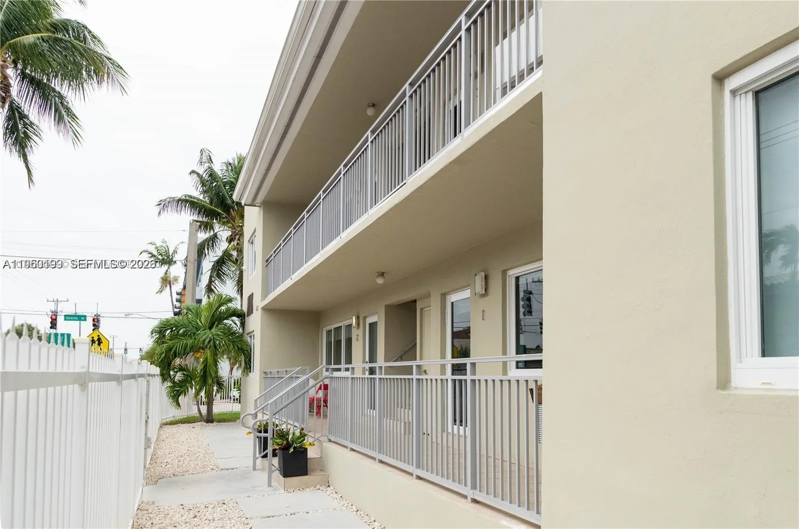 625 77th St, Miami Beach FL 33141