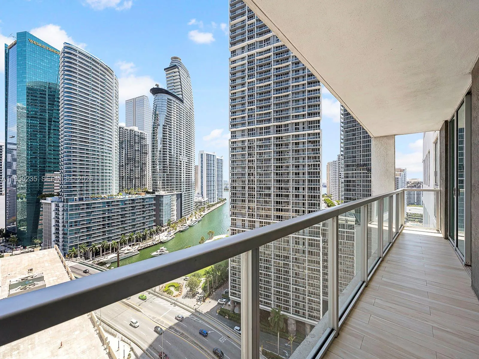 1 bedroom 1 bath for sale at 500 Brickell Ave # 2203, Miami FL 33131