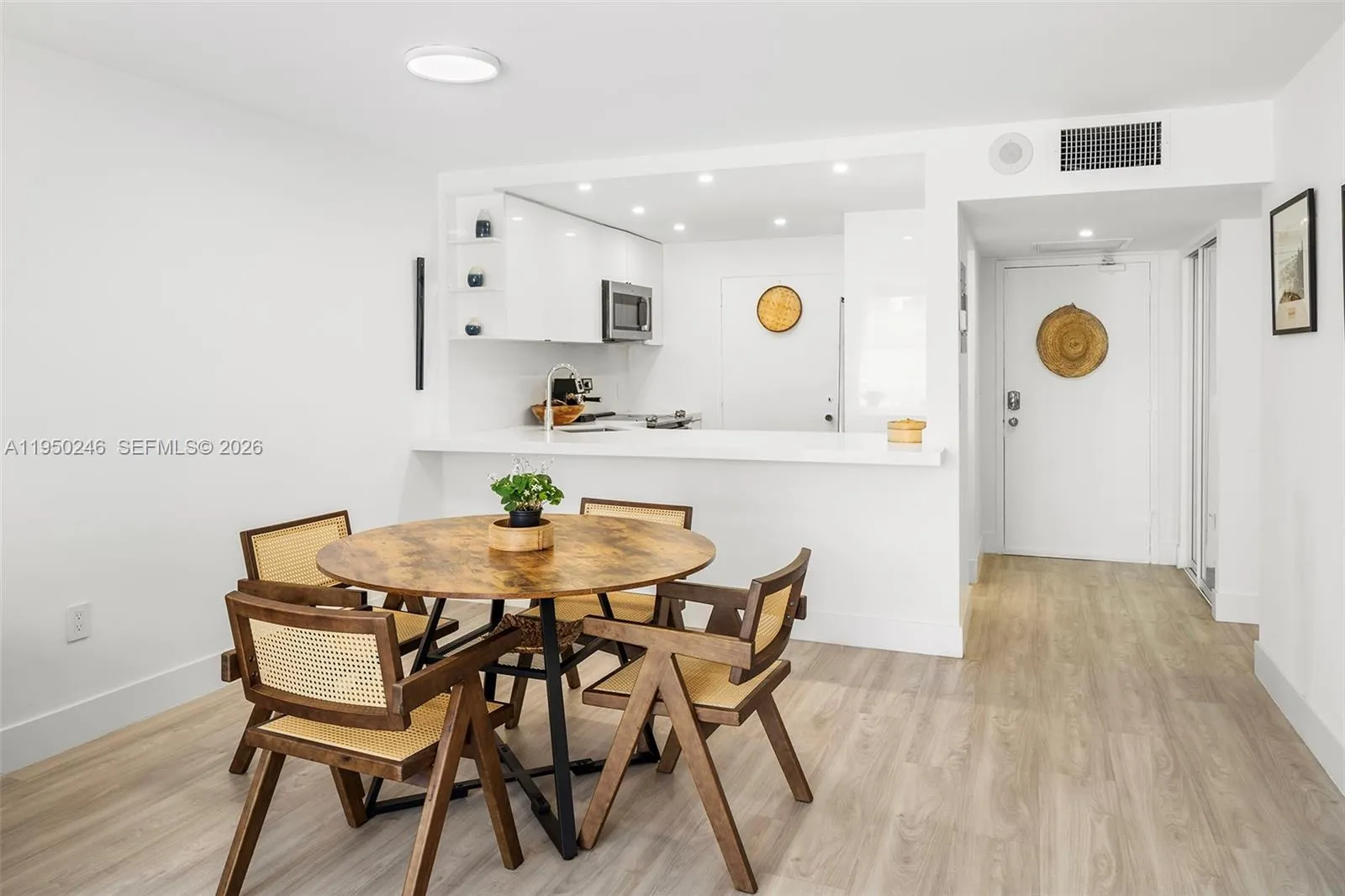 345 Ocean Dr # 610, Miami Beach FL 33139