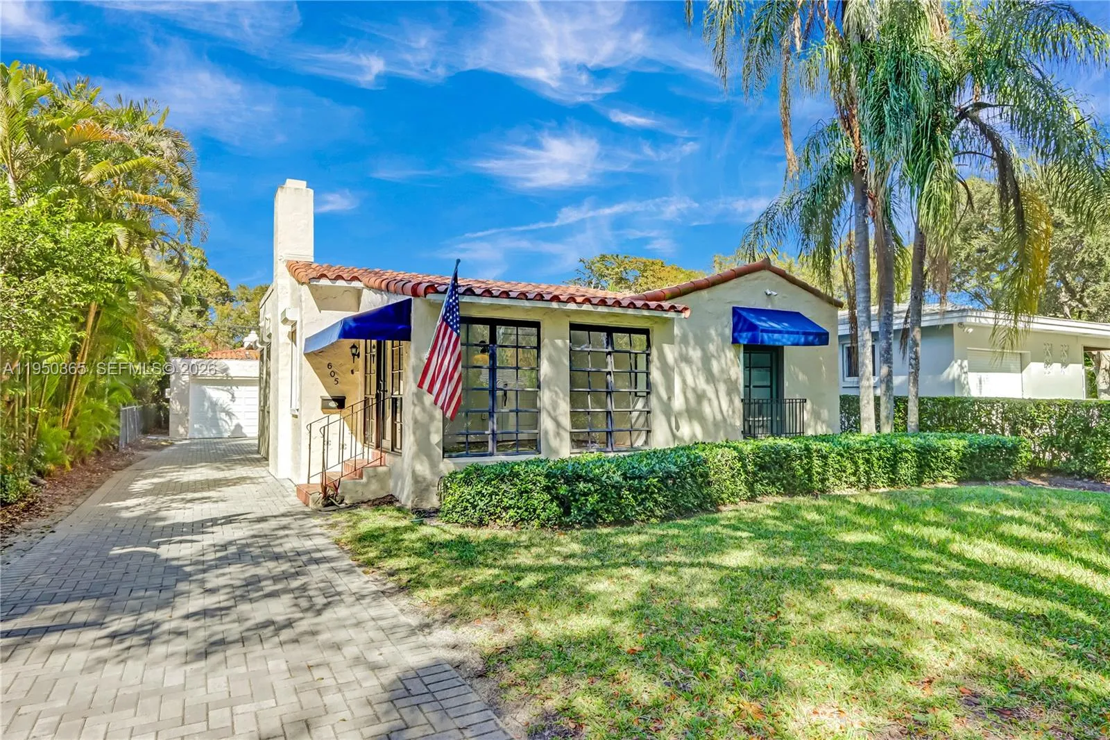 2 bedroom 2 bath for sale at 605 Navarre Ave, Coral Gables FL 33134