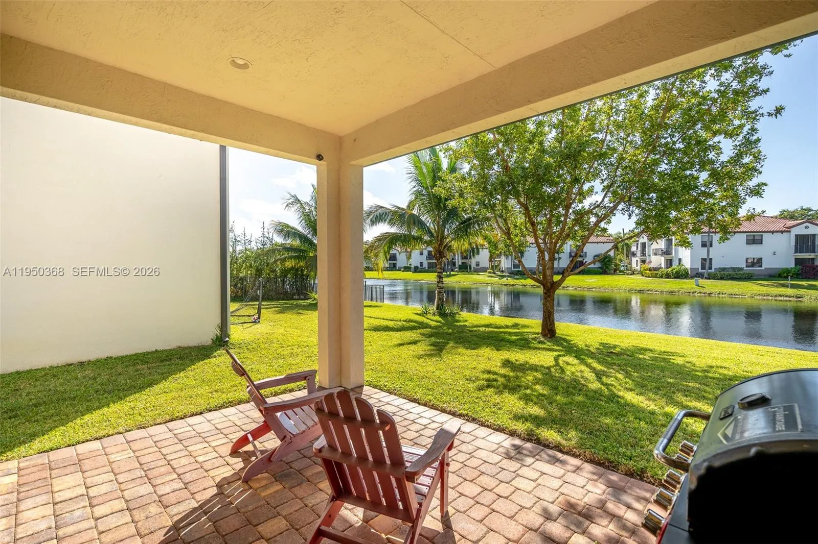 11824 SW 13th Ct, Pembroke Pines FL 33025