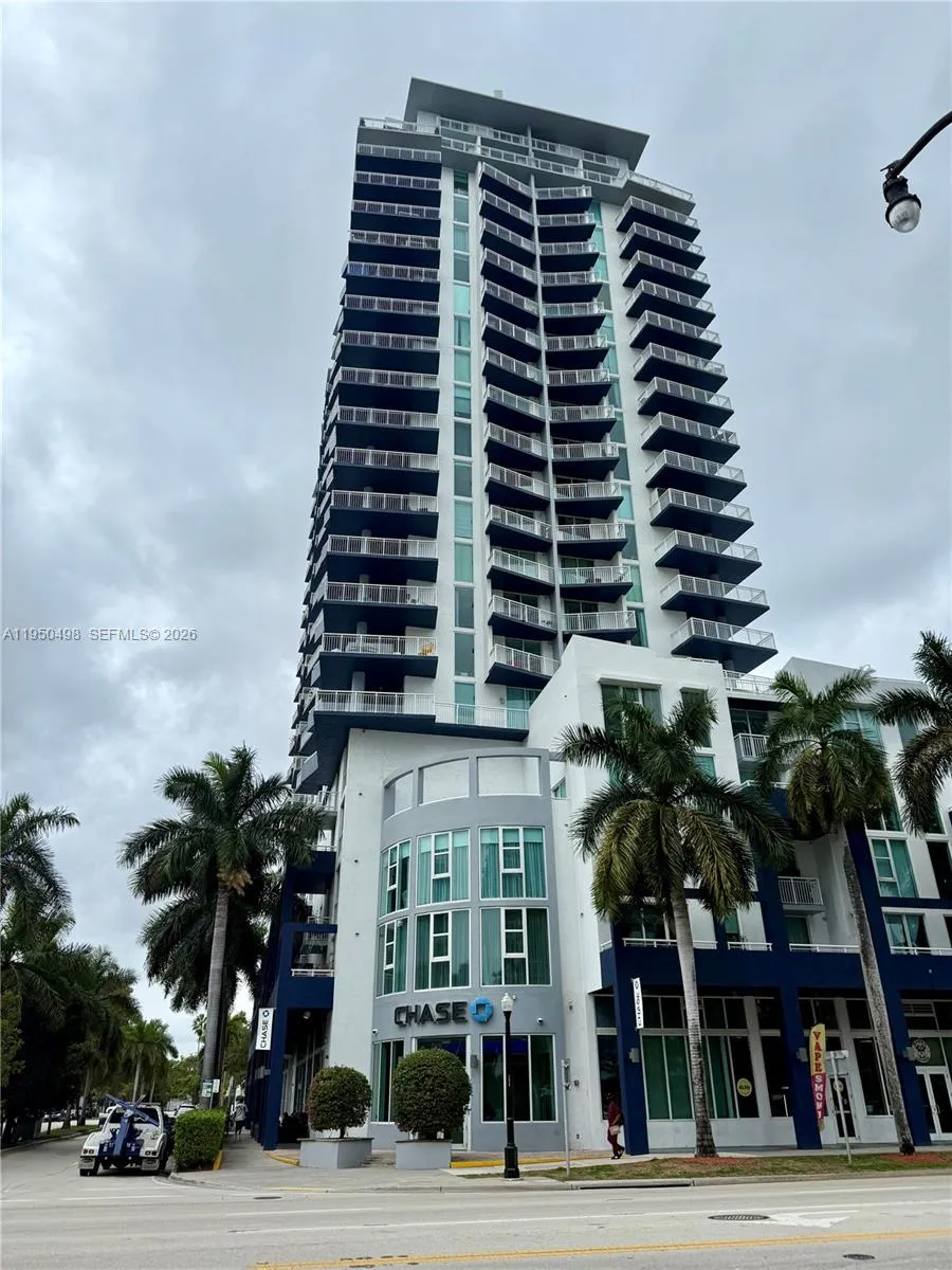 2 bedroom 2 bath for sale at 275 NE 18th St # 910, Miami FL 33132